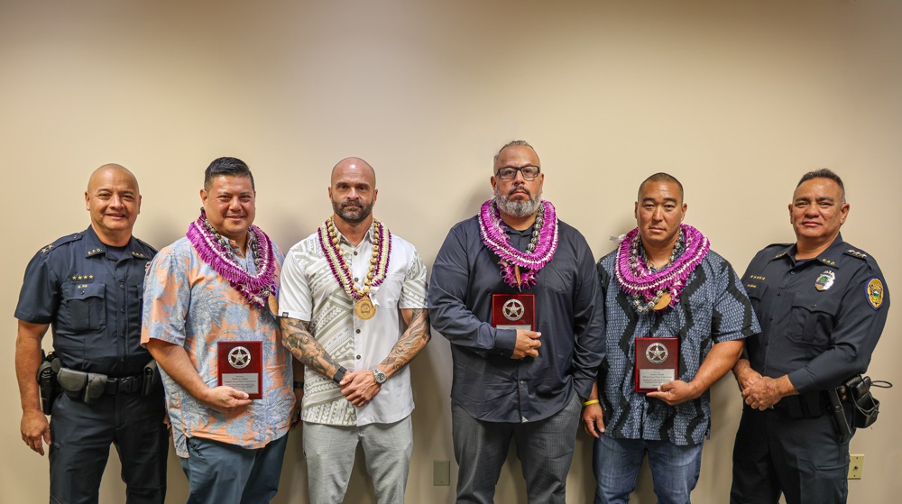 From left to right: Assistant Chief Kalani Ke, Sergeant Anthony Abalos, U.S. Marshals Chief Inspector Justin Davis, Sergeant Brian Silva, Officer Dustin Broad, Deputy Chief Mark Ozaki.