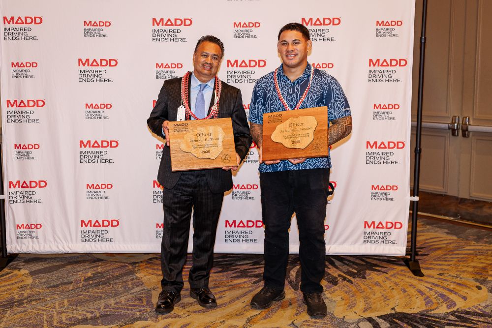 Chief Rudy Tai and Officer Kalani Scanlan. Photo courtesy of MADD Hawaiʻi.